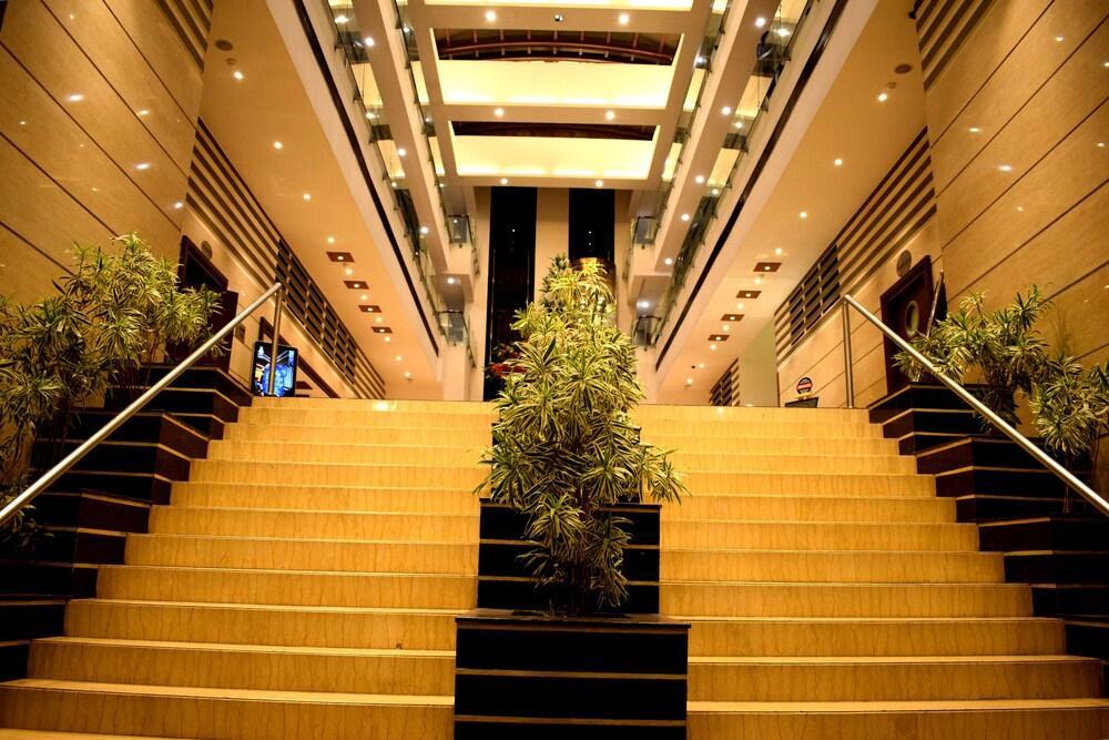 Hotel Royal Cliff Kanpur Ngoại thất bức ảnh