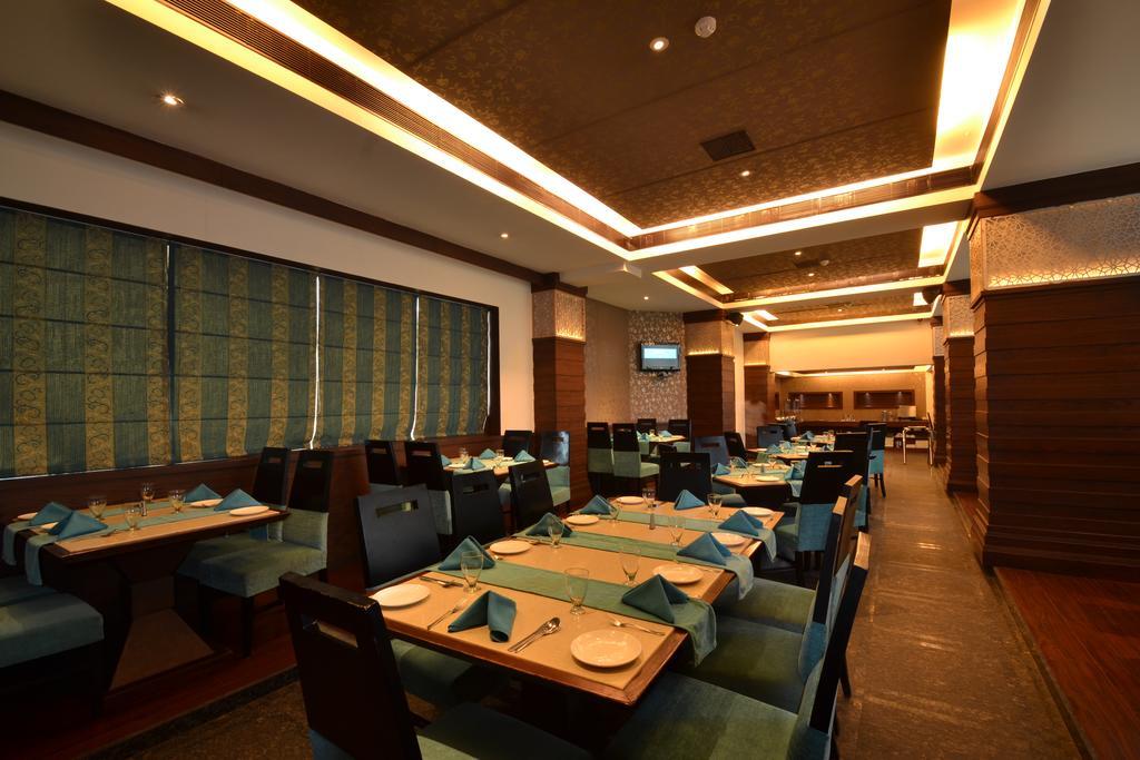 Hotel Royal Cliff Kanpur Ngoại thất bức ảnh