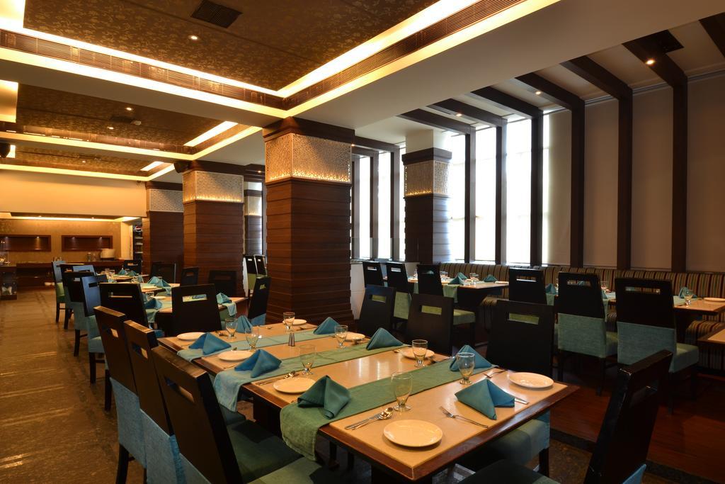 Hotel Royal Cliff Kanpur Ngoại thất bức ảnh