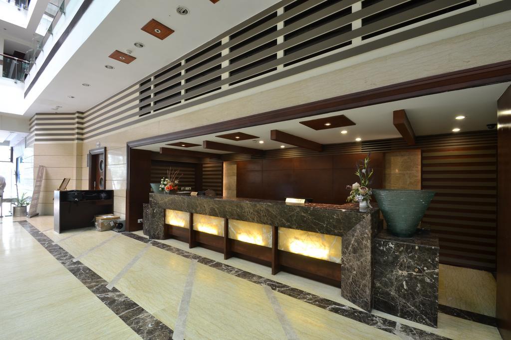 Hotel Royal Cliff Kanpur Ngoại thất bức ảnh