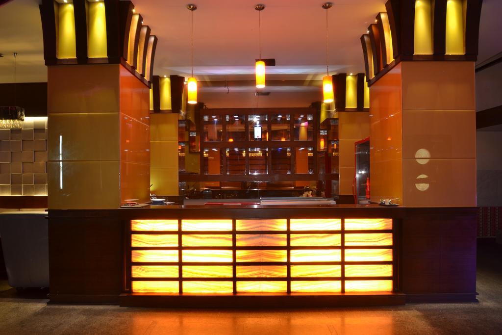Hotel Royal Cliff Kanpur Ngoại thất bức ảnh