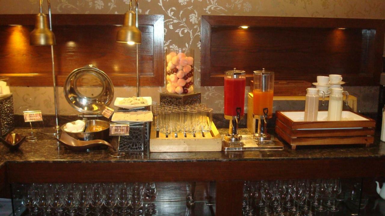 Hotel Royal Cliff Kanpur Ngoại thất bức ảnh