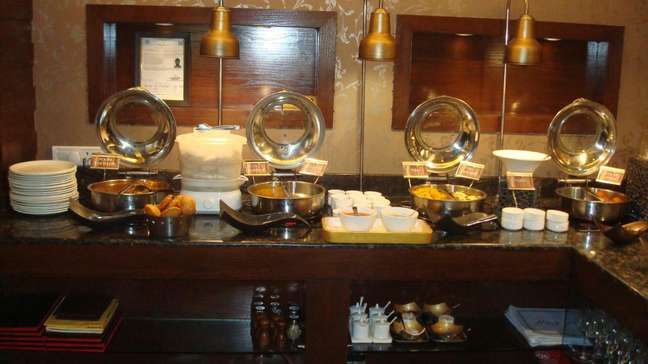 Hotel Royal Cliff Kanpur Ngoại thất bức ảnh